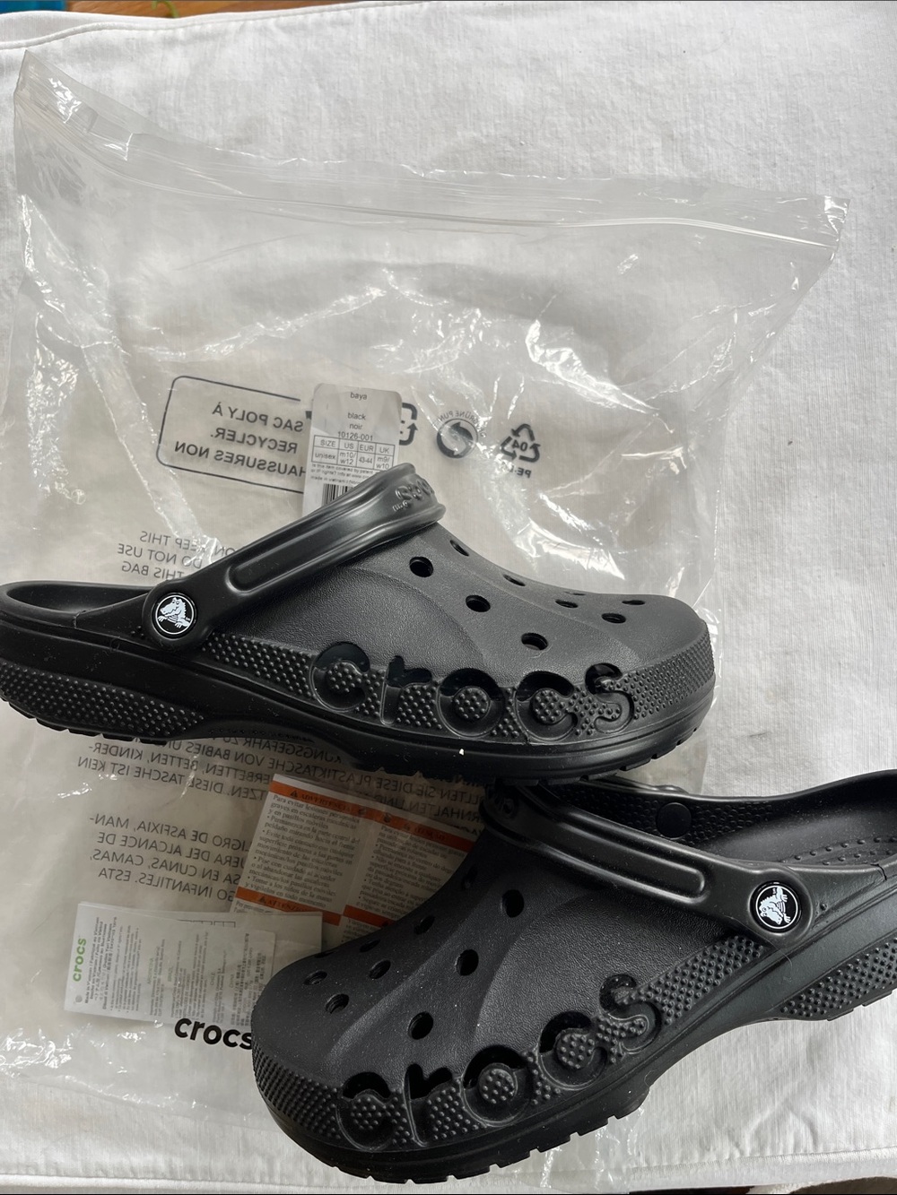 CROCS Classic baya Clog in Black
Unisex: mens 10, womens 12